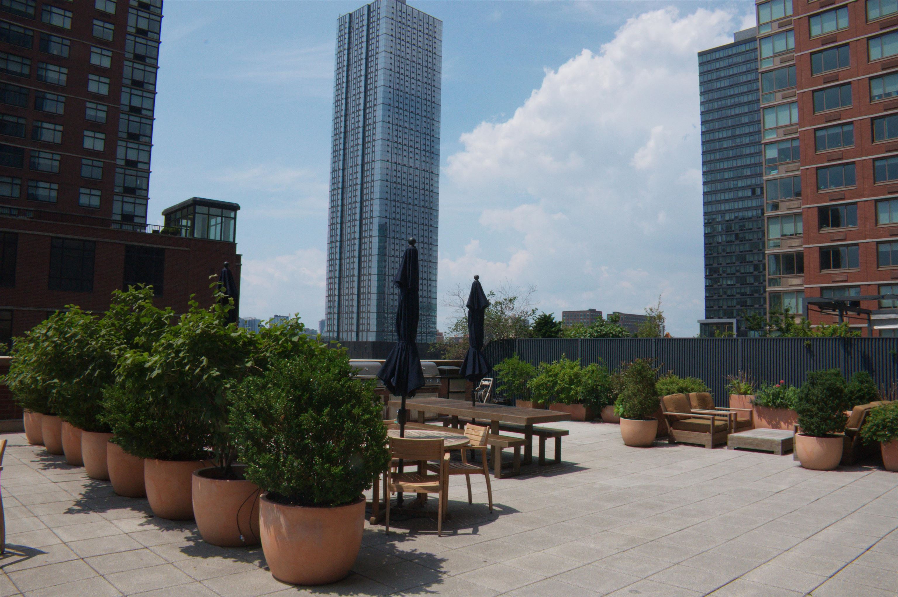 389 WASHINGTON ST Unit: 21D