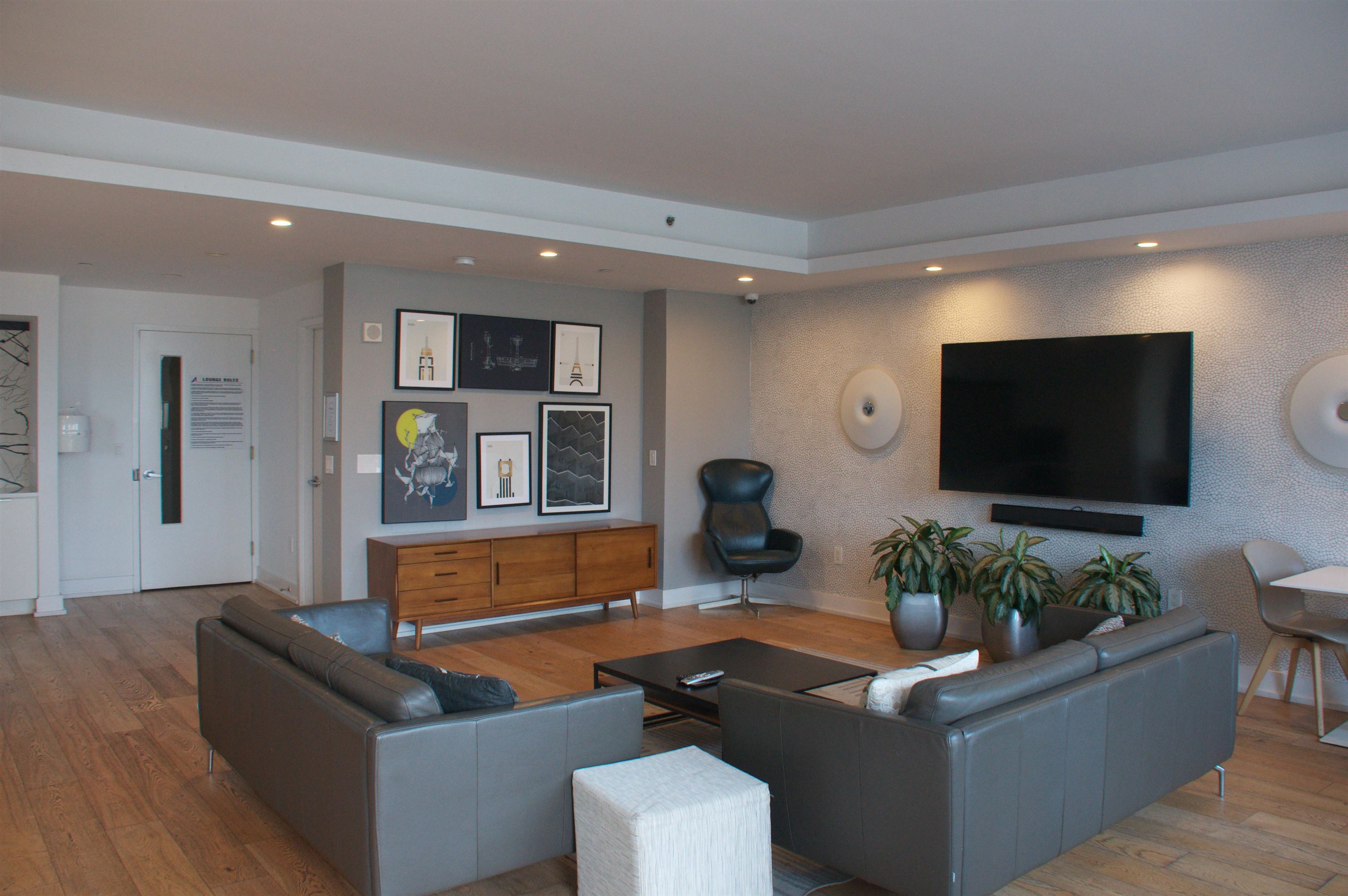 389 WASHINGTON ST Unit: 21D