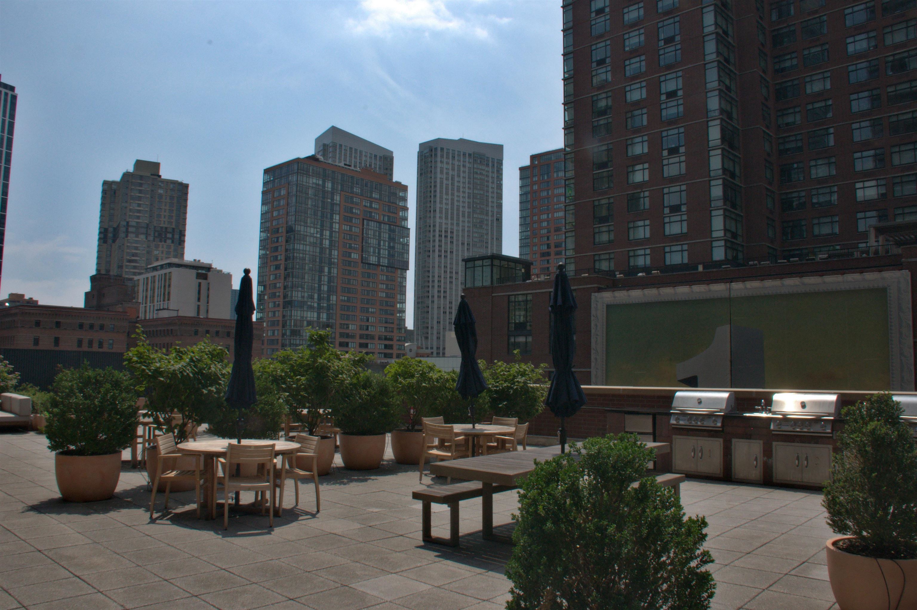 389 WASHINGTON ST Unit: 21D