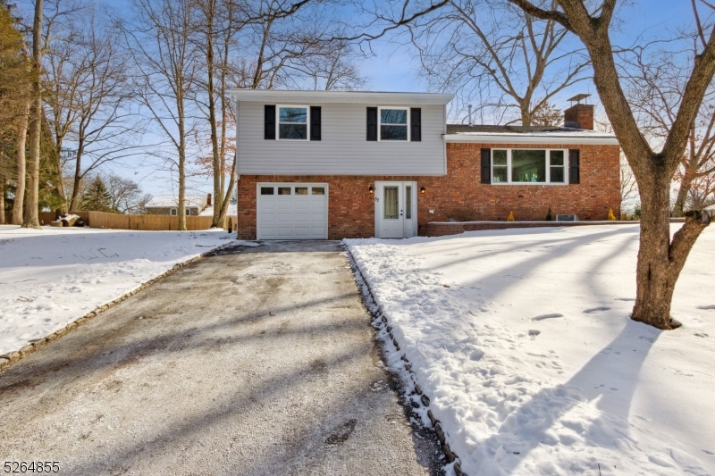 32 Headley Ave