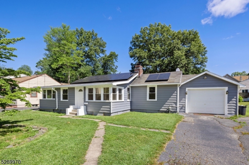 107 Minnehaha Blvd