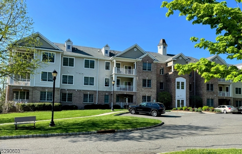 25 Zachary Way