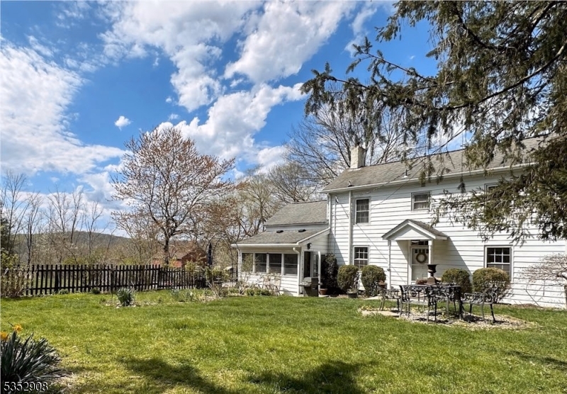 53 Hoffmans Crossing Rd
