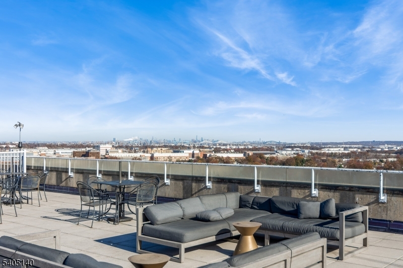 1 Carriage City Plz 1707