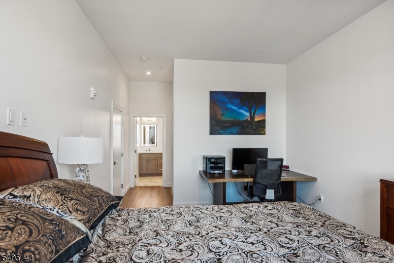 1 Carriage City Plz 1707