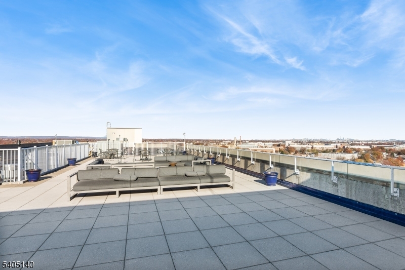 1 Carriage City Plz 1707