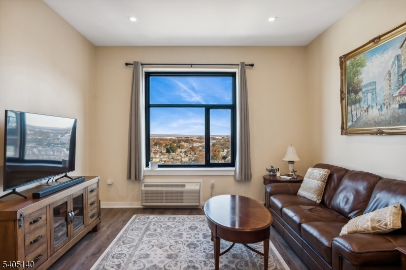 1 Carriage City Plz 1707