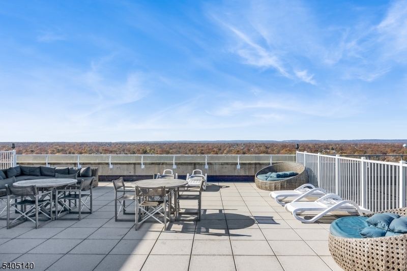 1 Carriage City Plz 1707