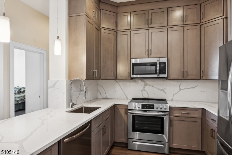 1 Carriage City Plz 1707