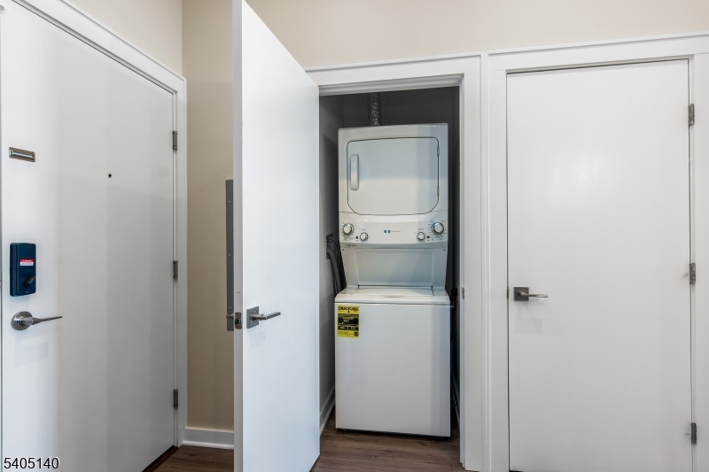 1 Carriage City Plz 1707