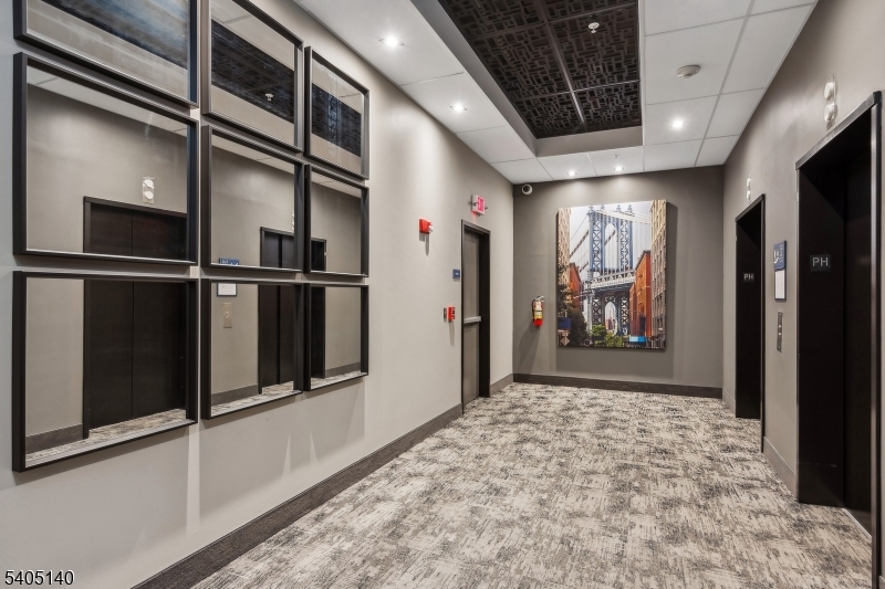 1 Carriage City Plz 1707