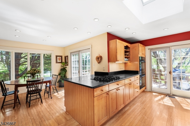 10 Babbitt Rd