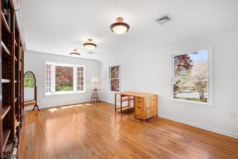 10 Babbitt Rd