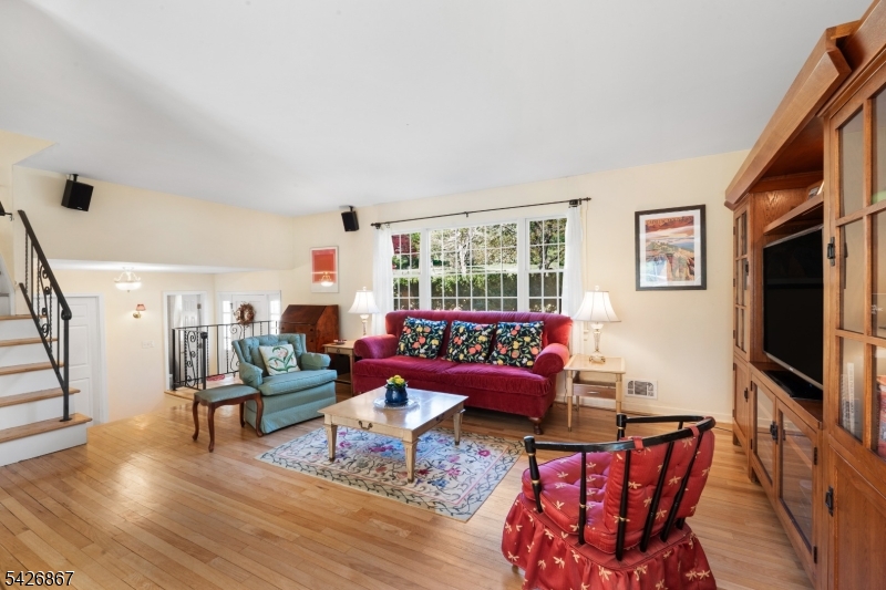 10 Babbitt Rd
