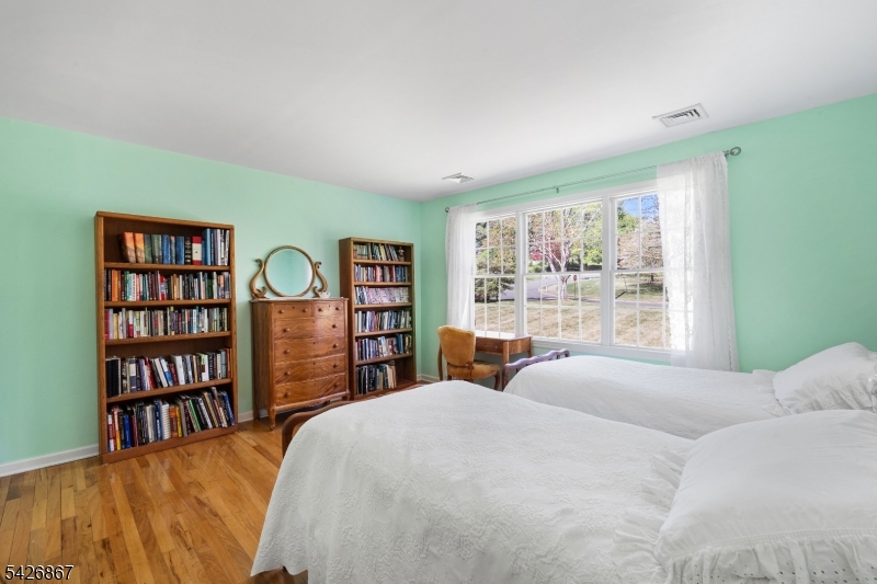 10 Babbitt Rd
