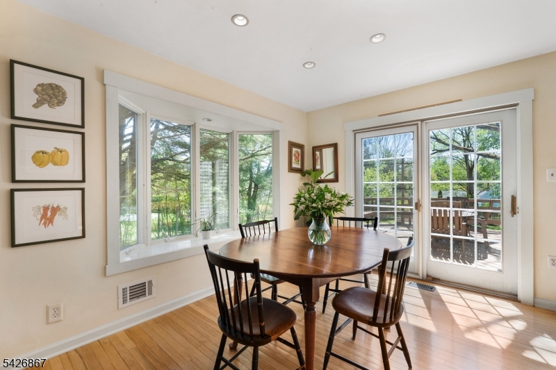 10 Babbitt Rd