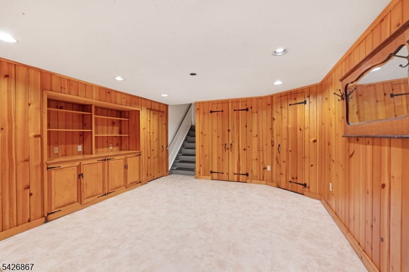 10 Babbitt Rd