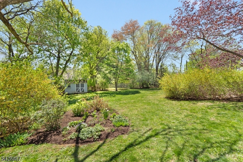 10 Babbitt Rd
