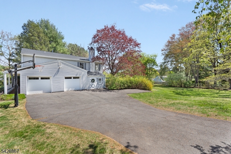 10 Babbitt Rd