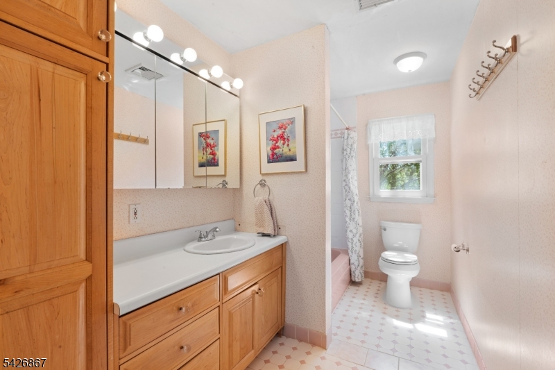 10 Babbitt Rd