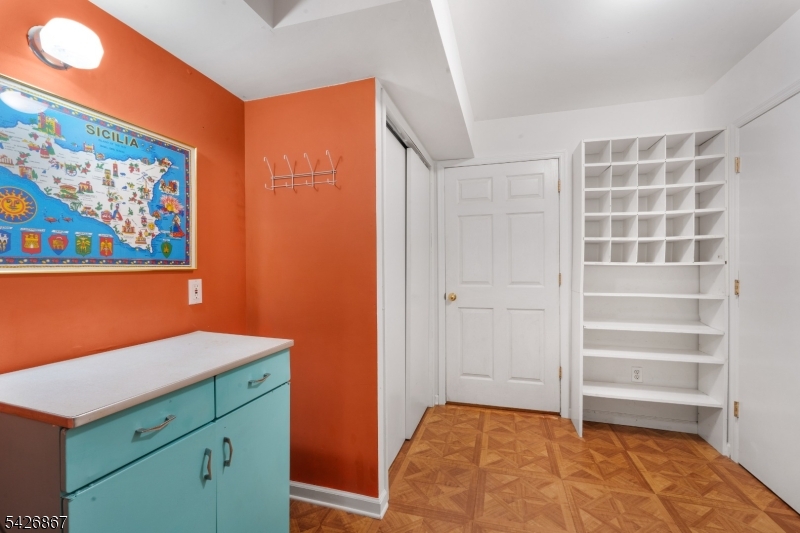 10 Babbitt Rd