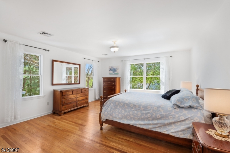 10 Babbitt Rd