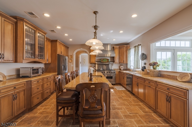 22 Spruce Ln