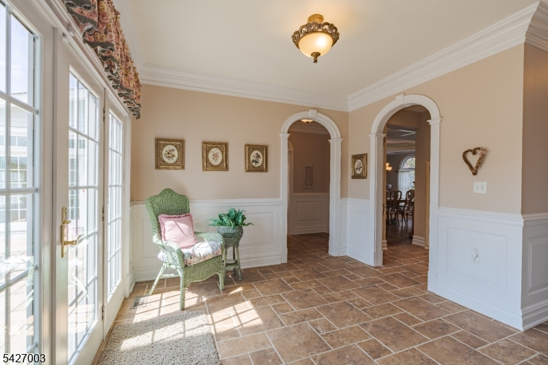 22 Spruce Ln