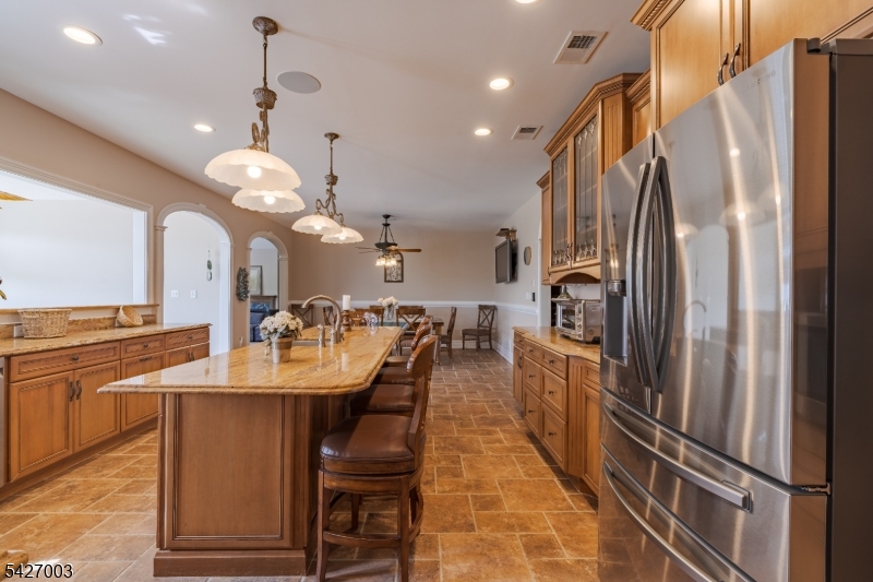 22 Spruce Ln
