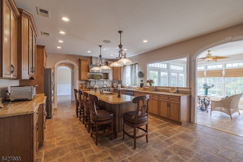 22 Spruce Ln
