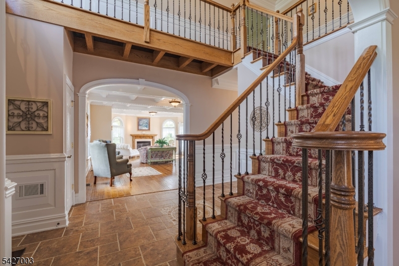 22 Spruce Ln