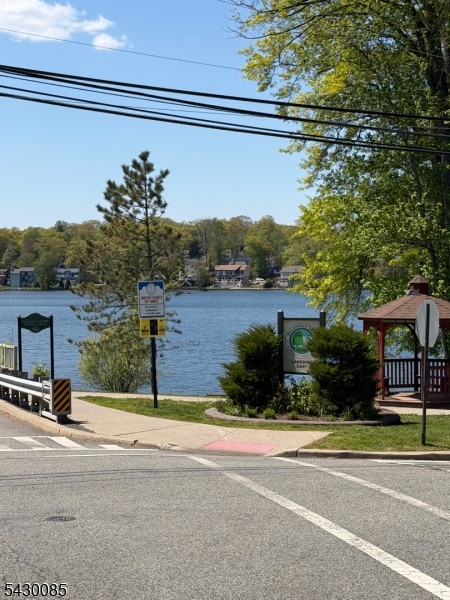 75 Lake Trl E