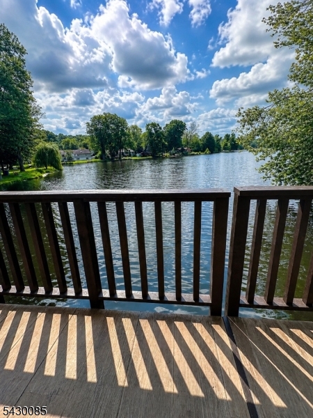 75 Lake Trl E