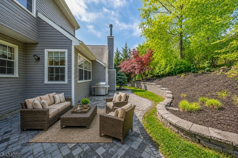 16 Landau Rd