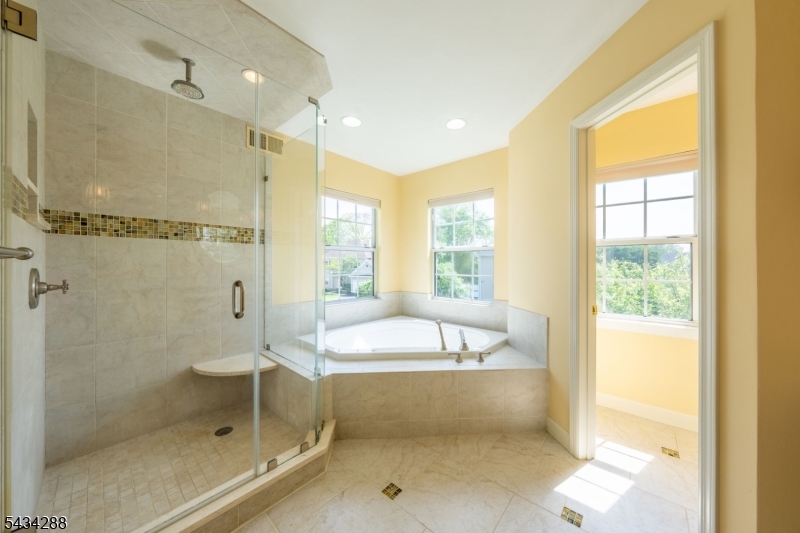 16 Landau Rd