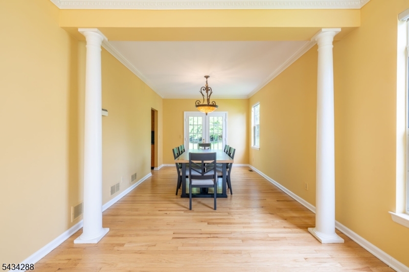 16 Landau Rd