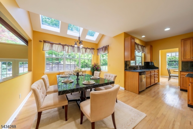 16 Landau Rd