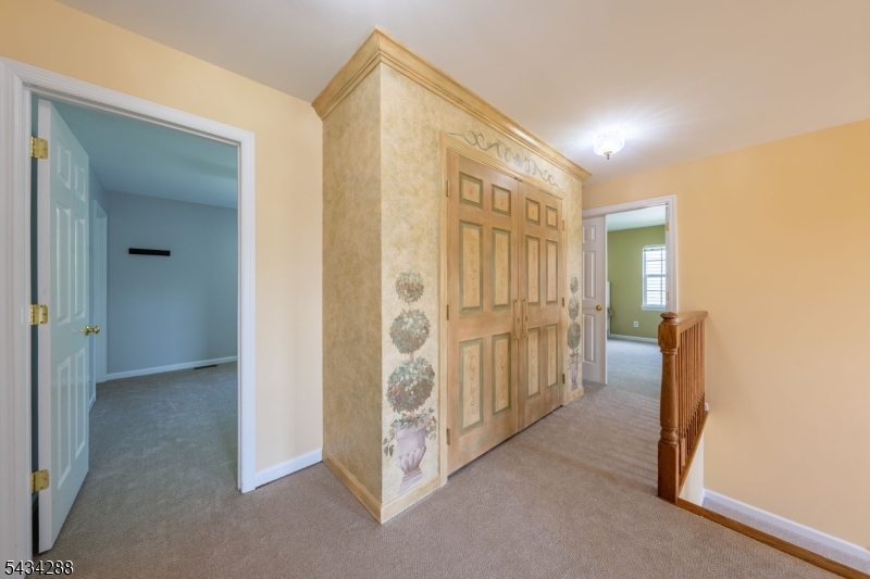 16 Landau Rd