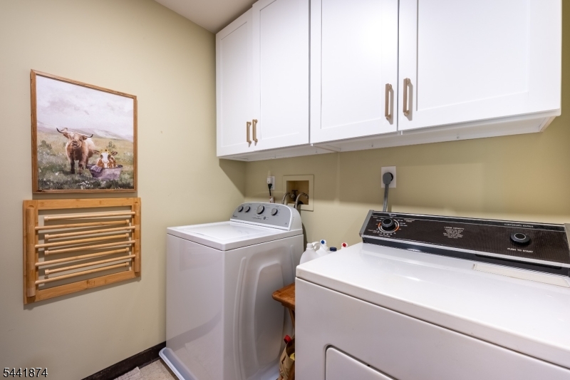 75 Gregory Ln 1506