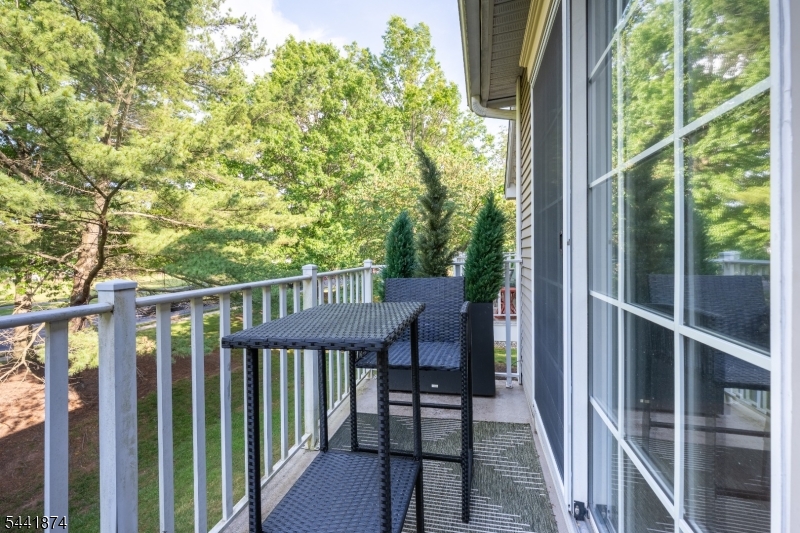 75 Gregory Ln 1506