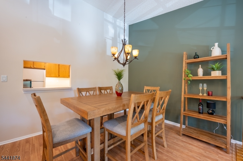 75 Gregory Ln 1506