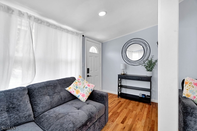 107 Minnehaha Blvd