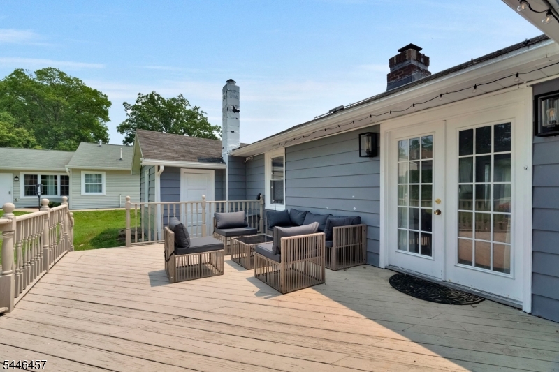 107 Minnehaha Blvd