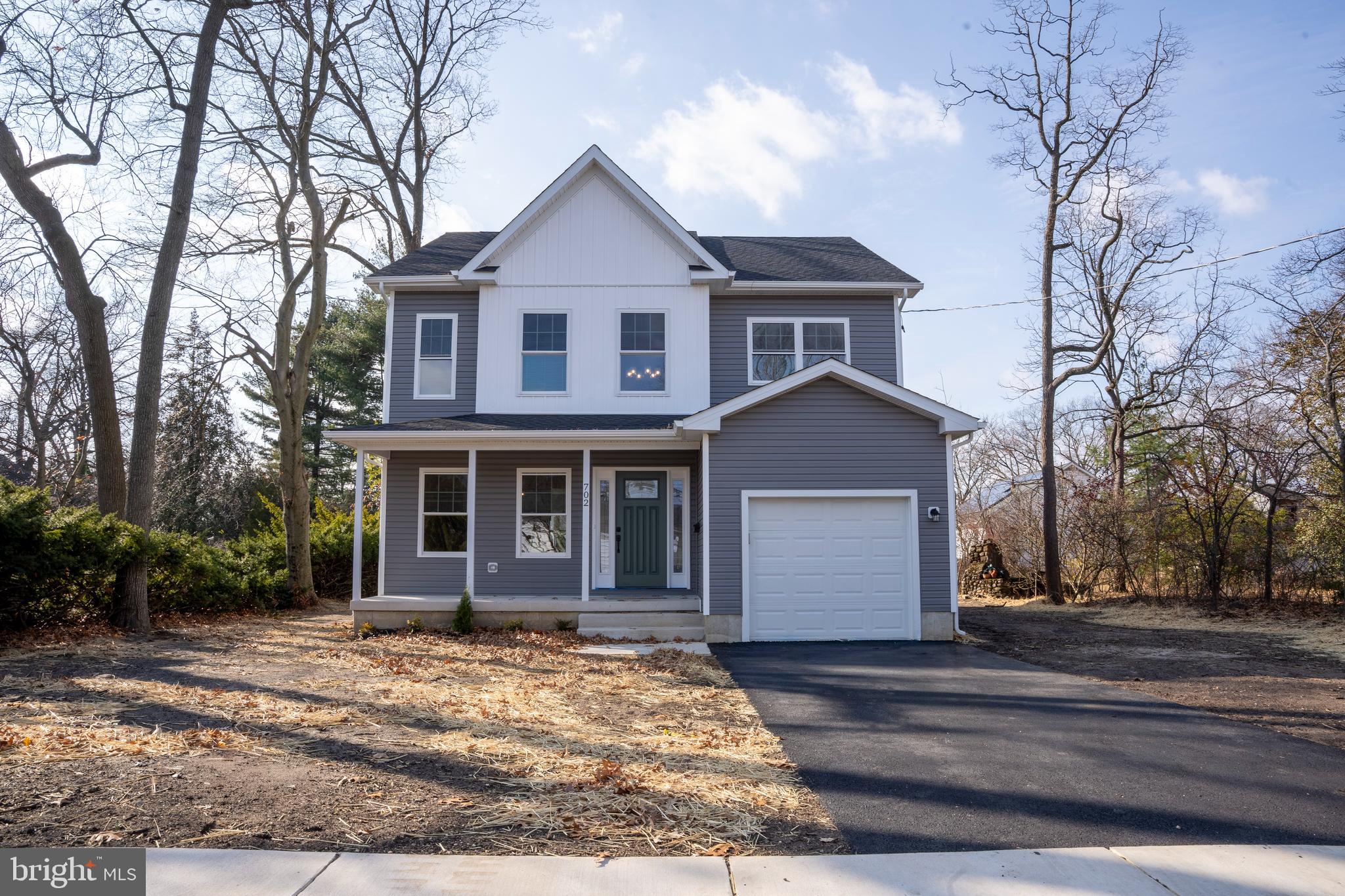 702 DELAWARE AVE