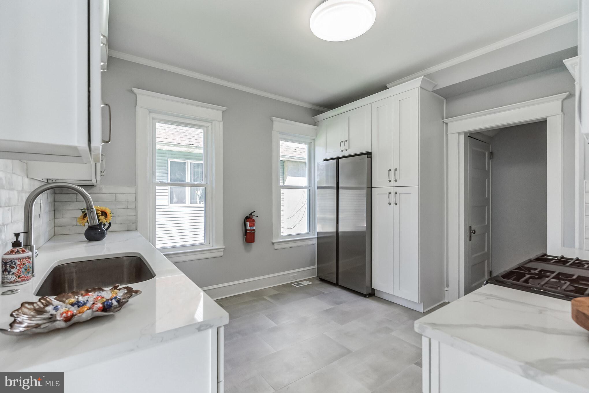 232 WHITE HORSE PIKE