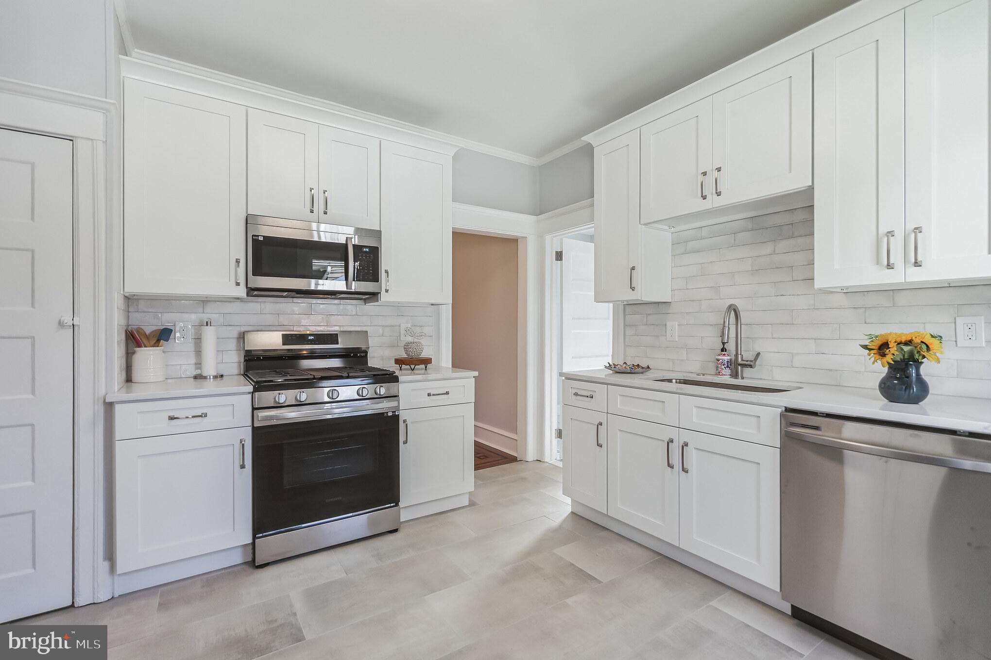 232 WHITE HORSE PIKE