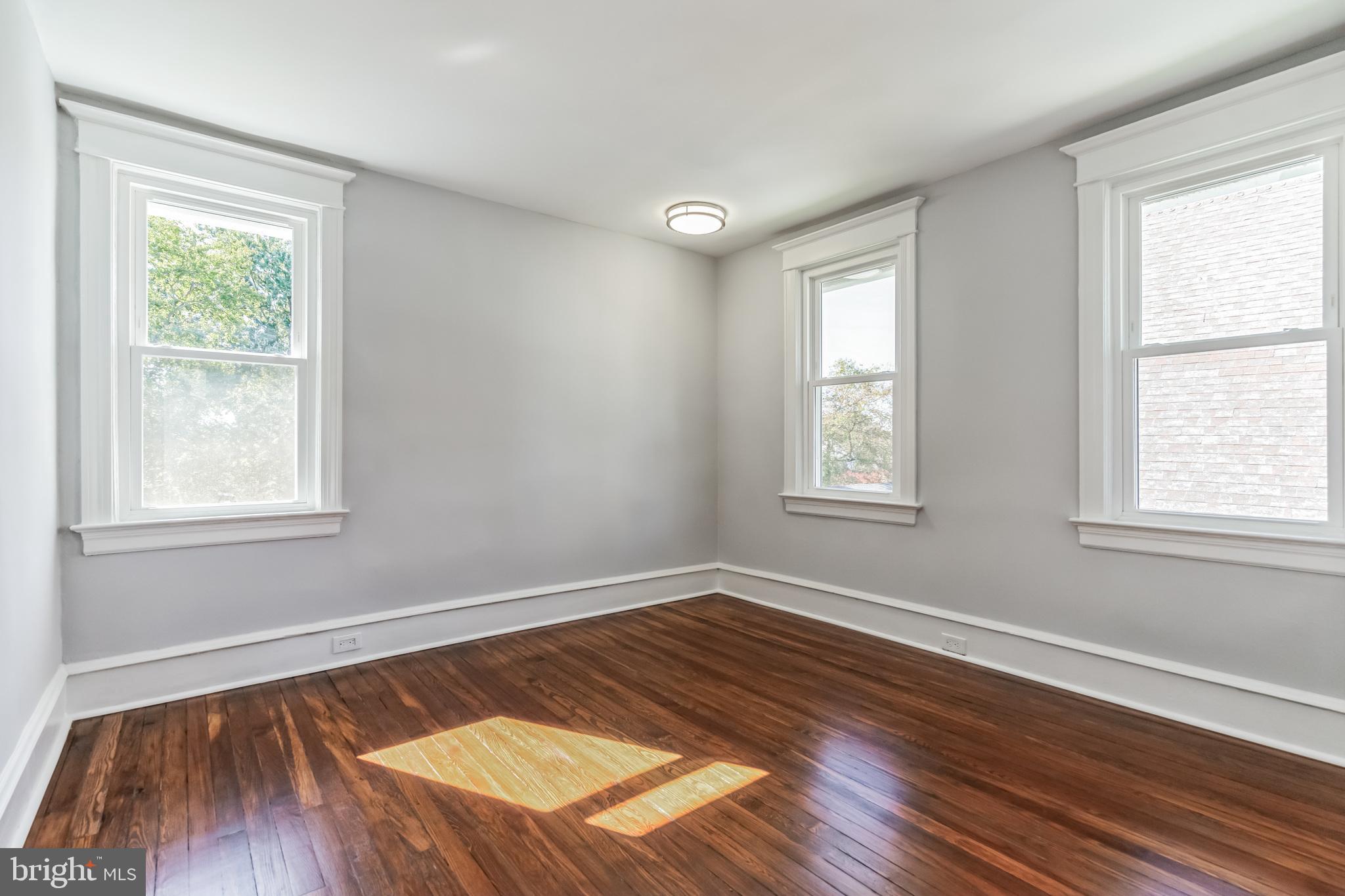 232 WHITE HORSE PIKE