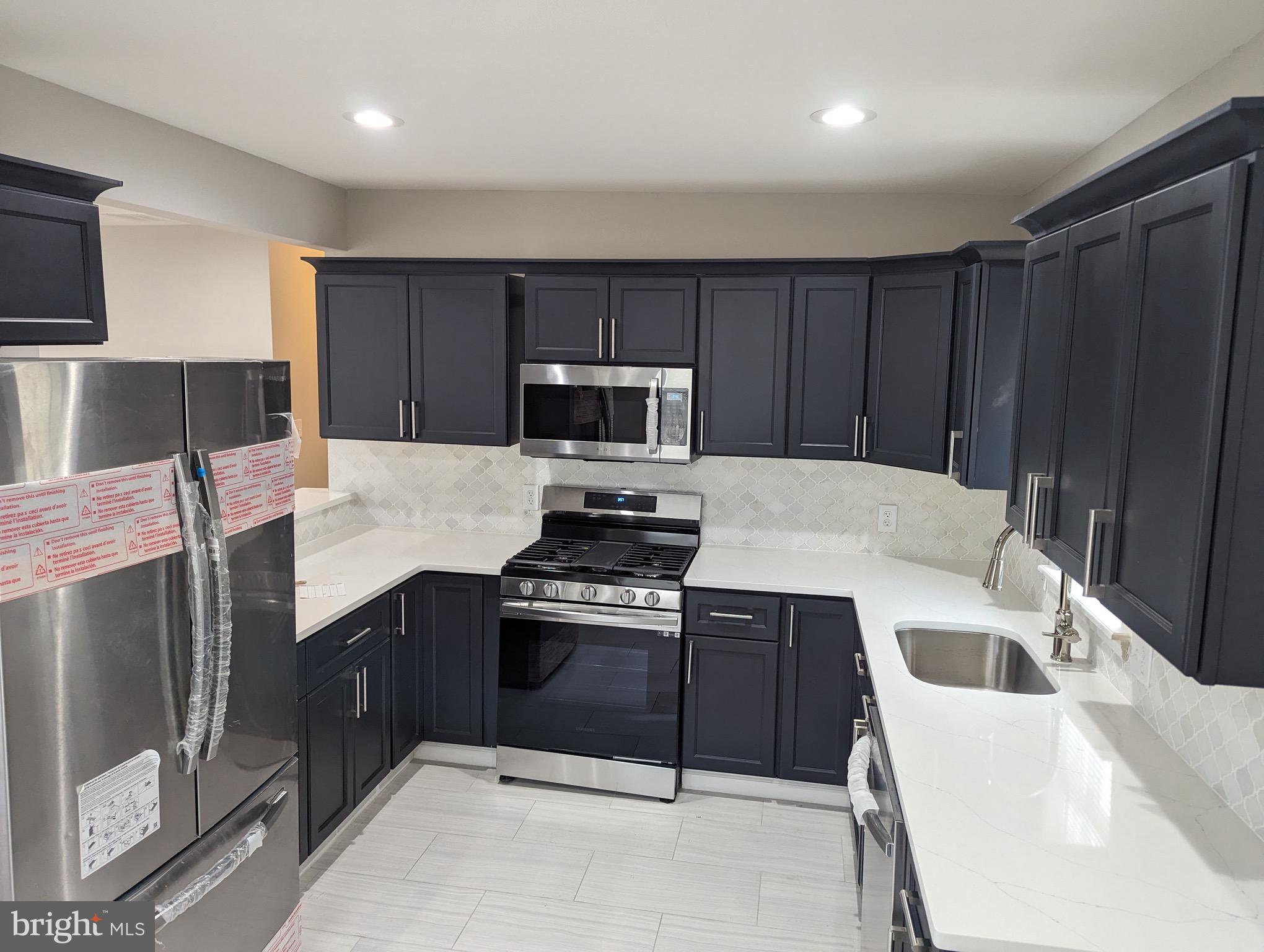 309 W EVERGREEN AVENUE