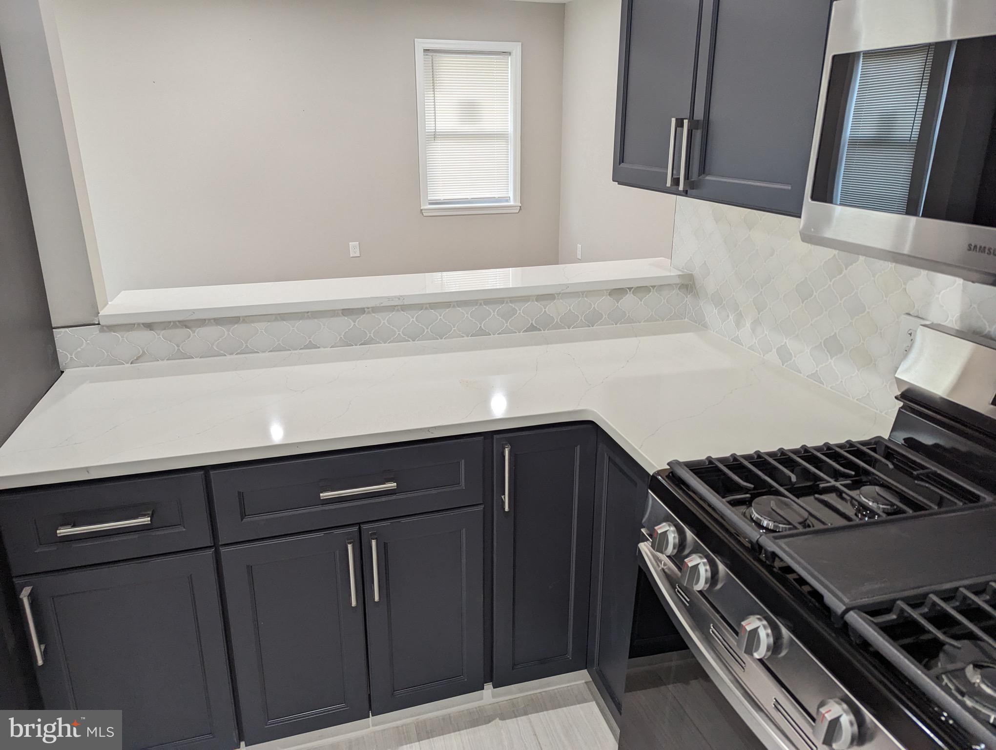 309 W EVERGREEN AVENUE