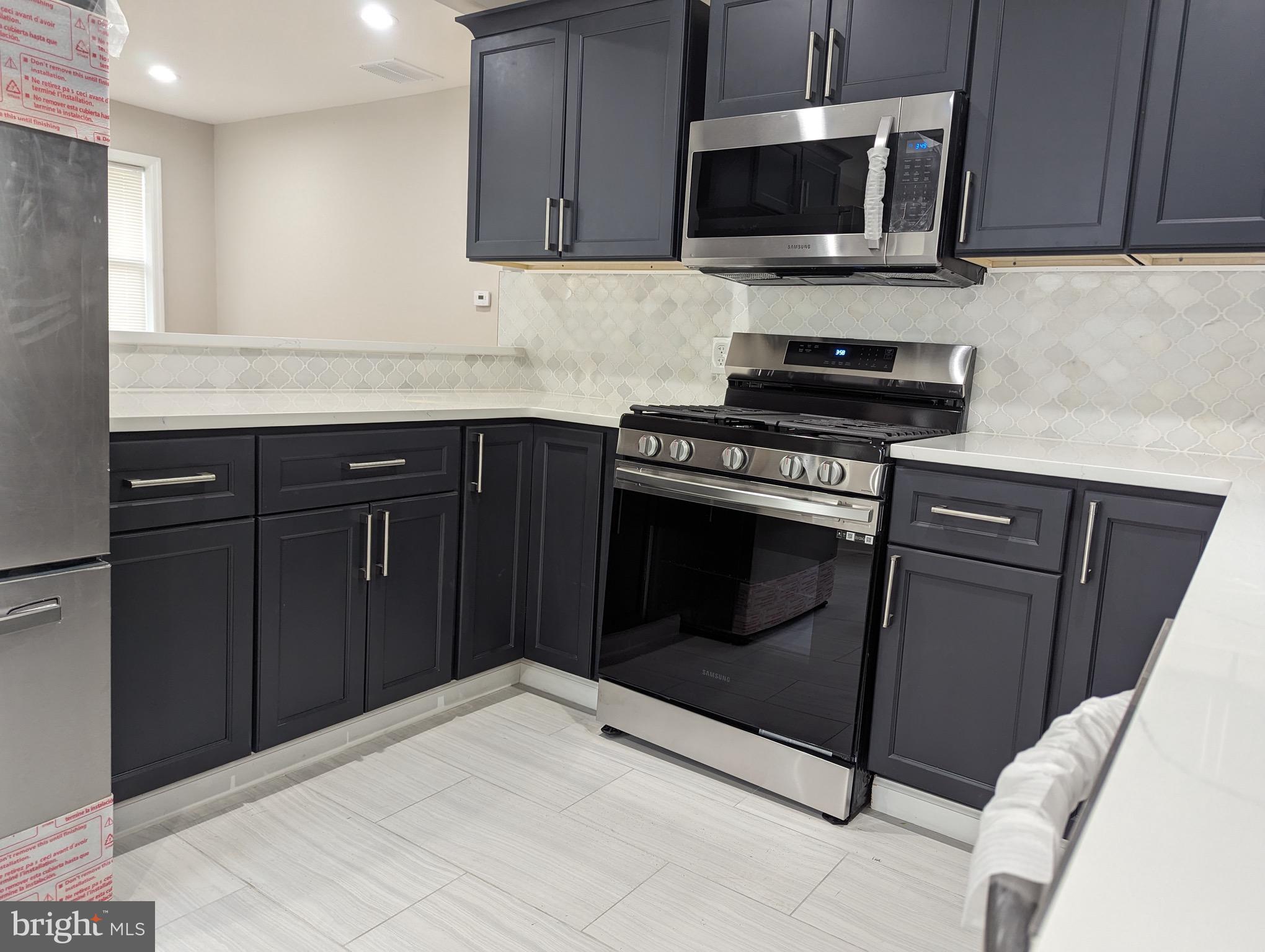 309 W EVERGREEN AVENUE